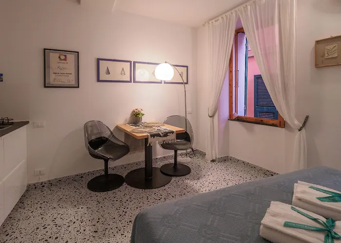 Rissu Comfortable Village Life Vernazza