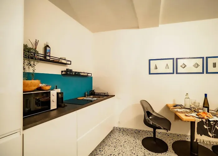 Rissu Comfortable Village Life * Vernazza